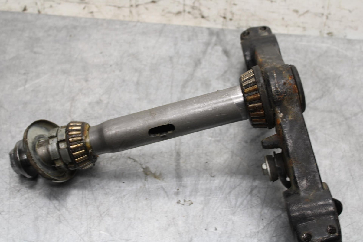1977 Yamaha XS750 FRONT FORKS CLAMP LOWER TRIPLE TREE STEM 1J7-23340-02-33 BB554
