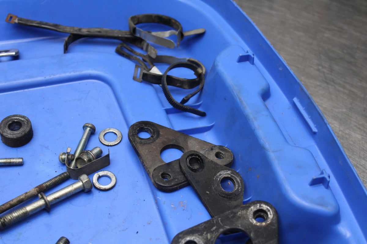 77 SUZUKI GS750 LEFTOVER MOUNTING BOLTS HARDWARE MOTOR SCREWS BB779