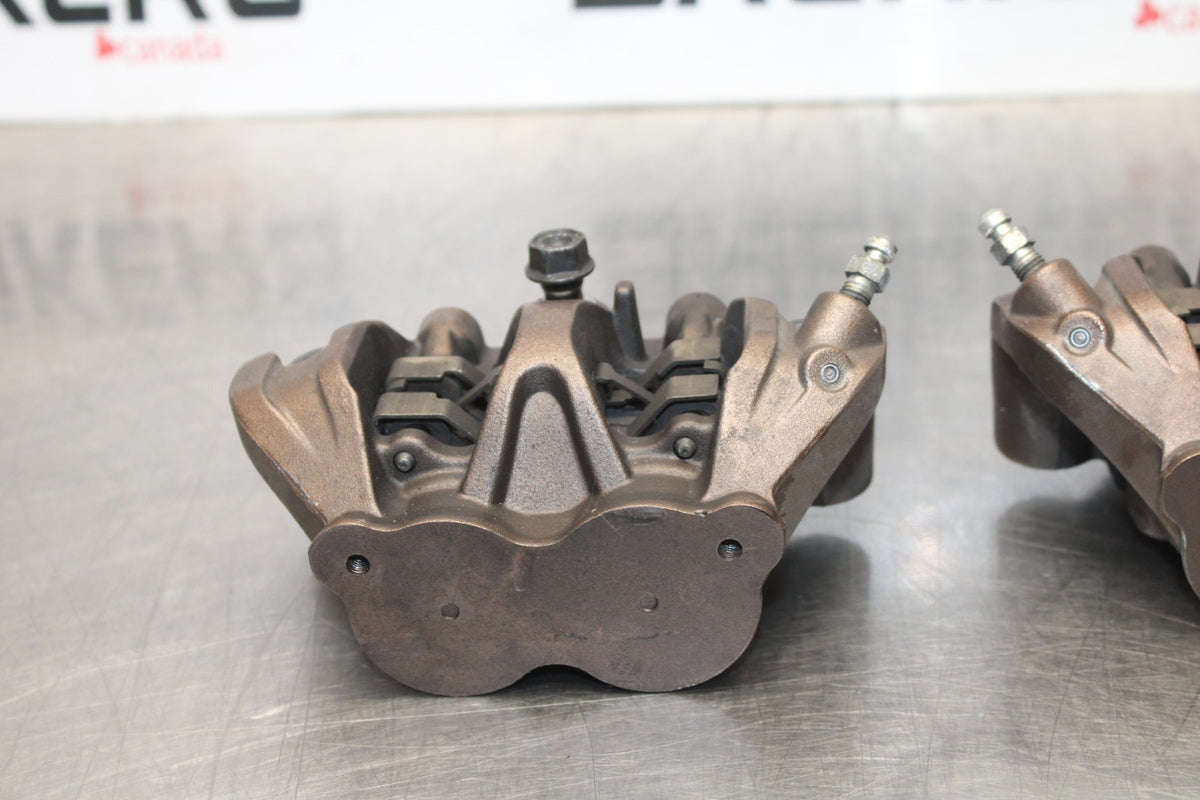 13-24 HONDA CBR600RR RIGHT LEFT FRONT BRAKE CALIPER SET PAIR CALIPERS BB772