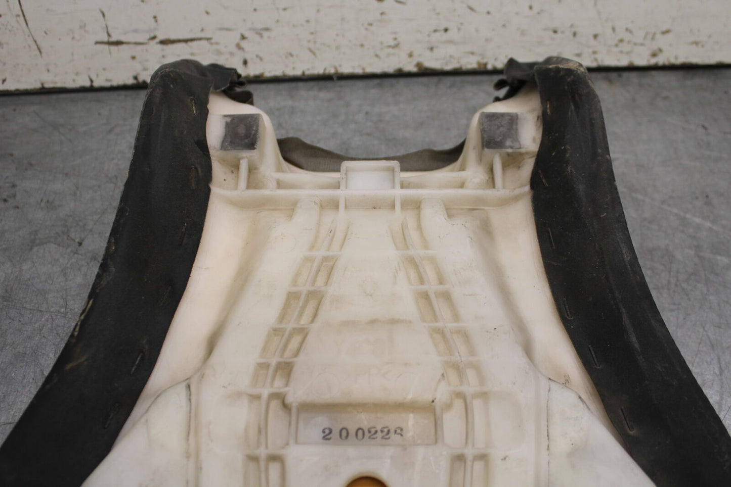 07-08 YAMAHA YZF R1 FRONT DRIVERS SEAT PAD SADDLE PILLION BB724