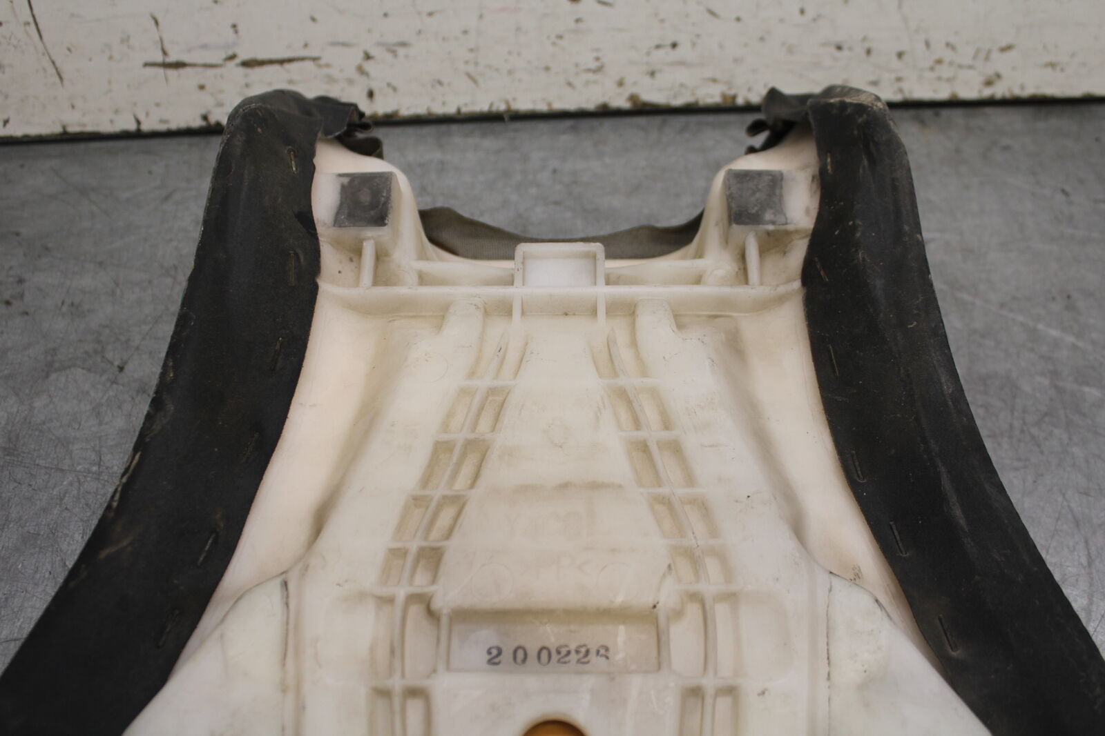 07-08 YAMAHA YZF R1 FRONT DRIVERS SEAT PAD SADDLE PILLION BB724