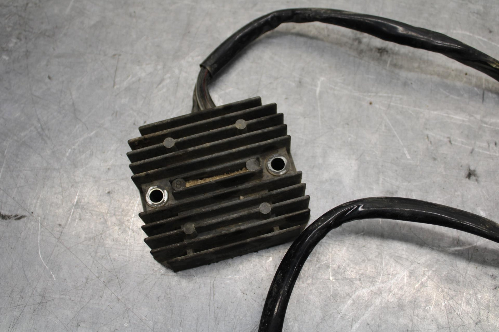 2005 Kawasaki Vulcan 1600 VN1600D Nomad RECTIFIER VOLTAGE REGULATOR BB556