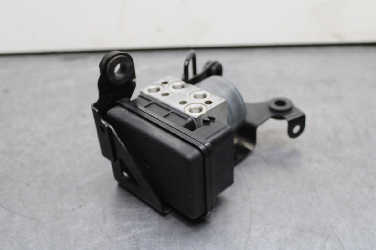 19-23 KAWASAKI NINJA ZX6R ABS PUMP UNIT MODULE BB749