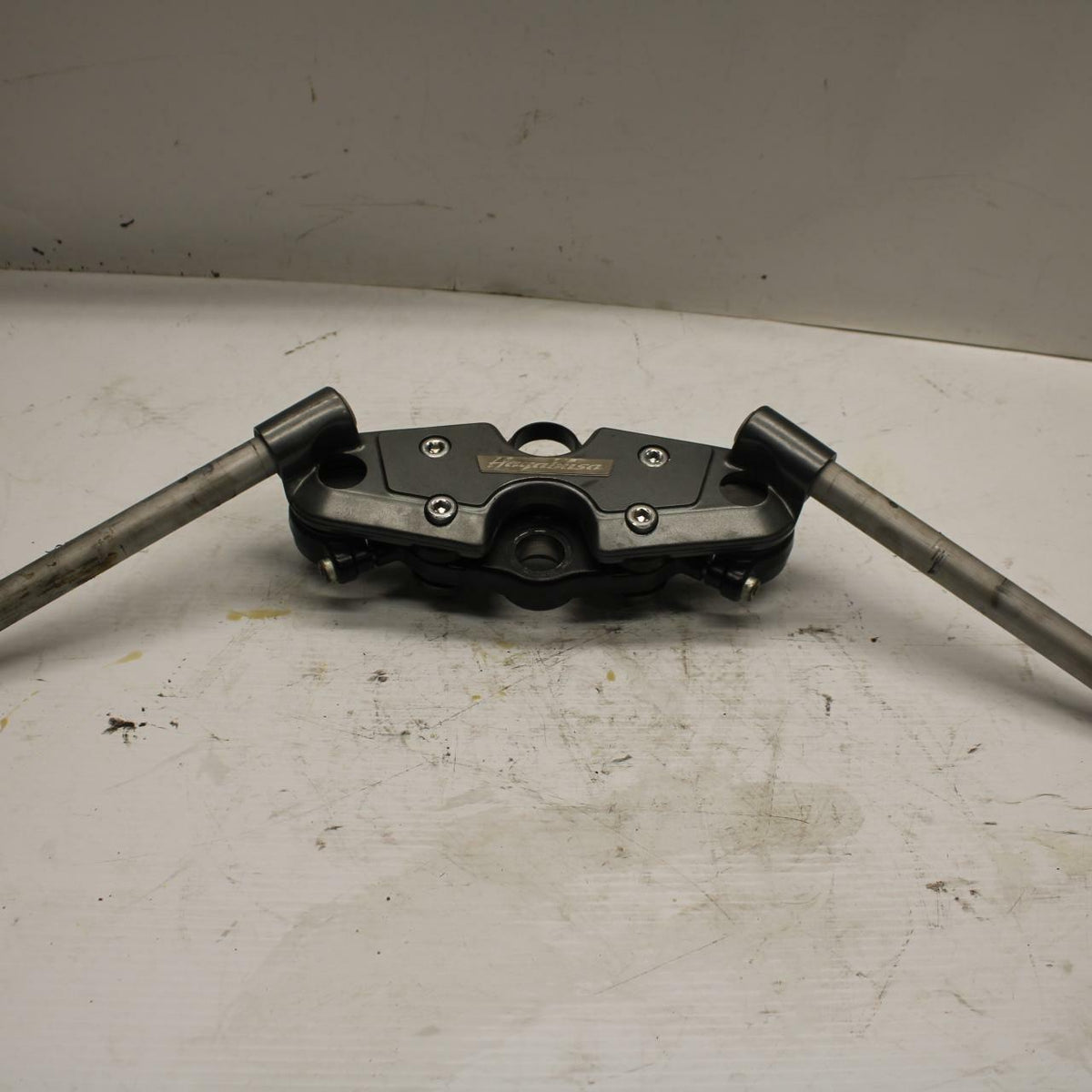 00-07 SUZUKI HAYABUSA FORKS UPPER TRIPLE TREE CLAMP  BB281