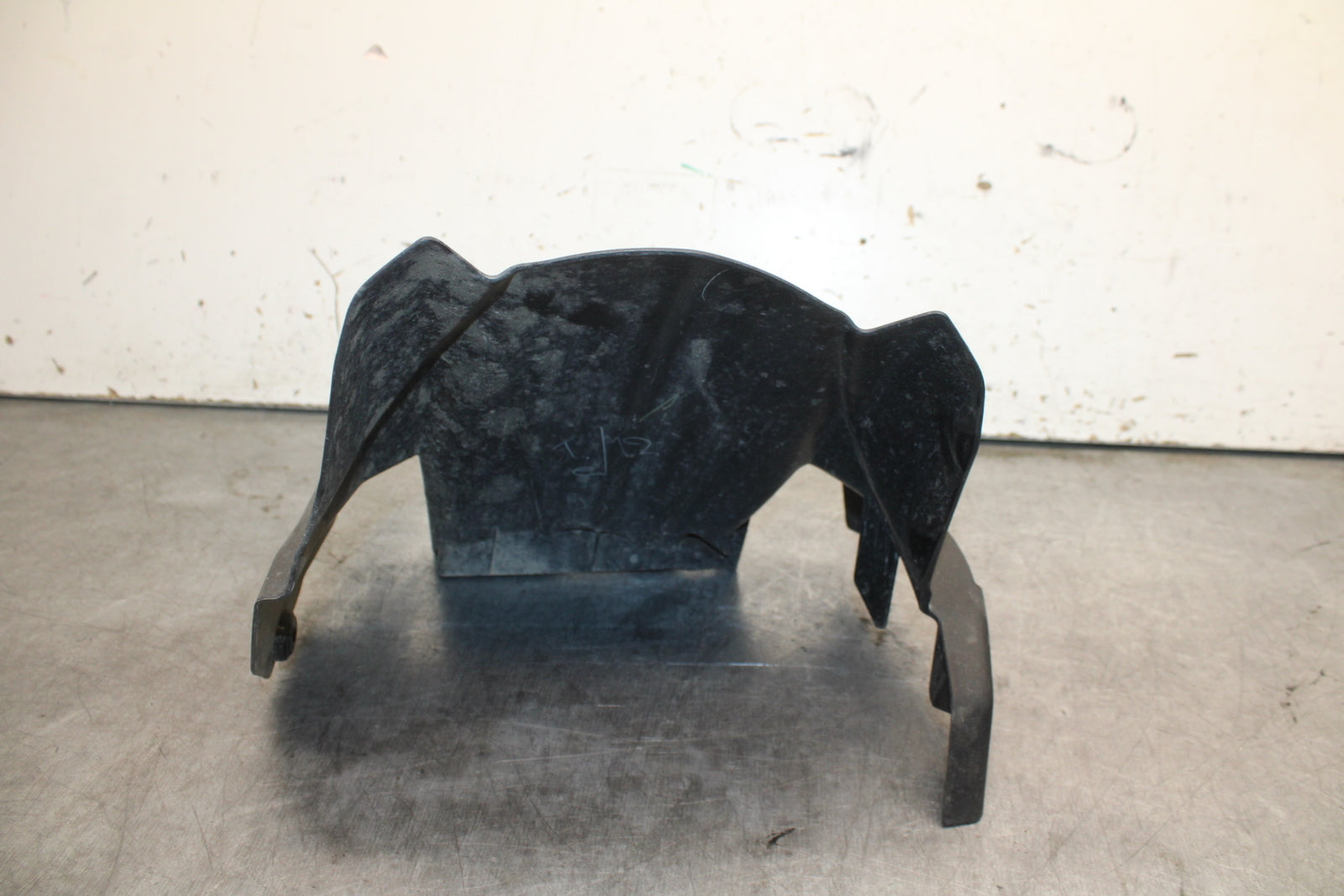 18-24 KAWASAKI NINJA 650 REAR BACK WHEEL TIRE HUGGER FENDER BB725