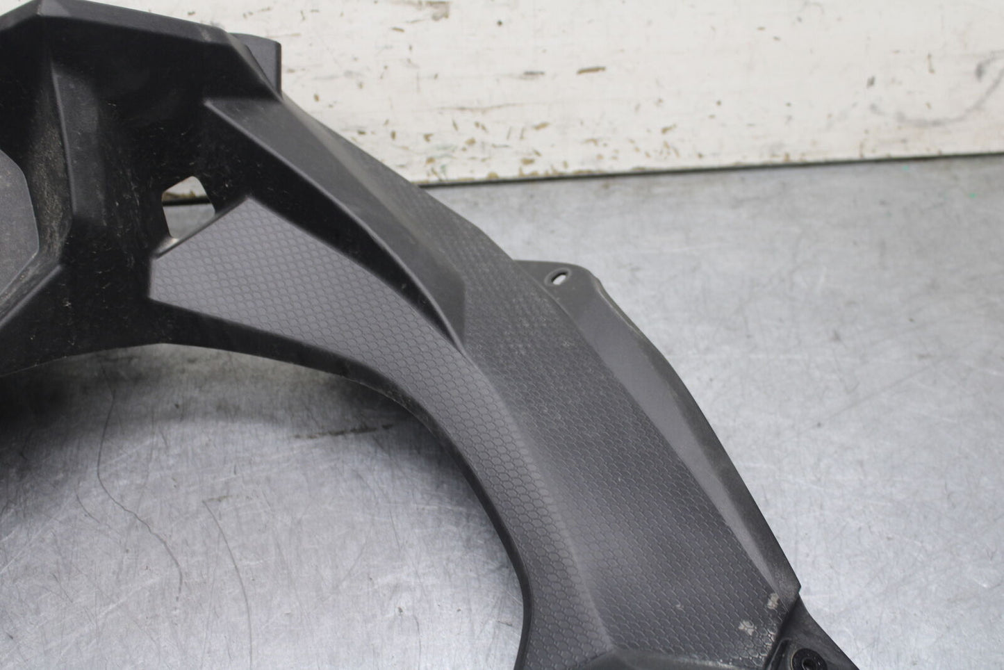 18-23 KAWASAKI NINJA 400 EX400 ABS FRONT CENTER COWL GAUGE FAIRING BB747