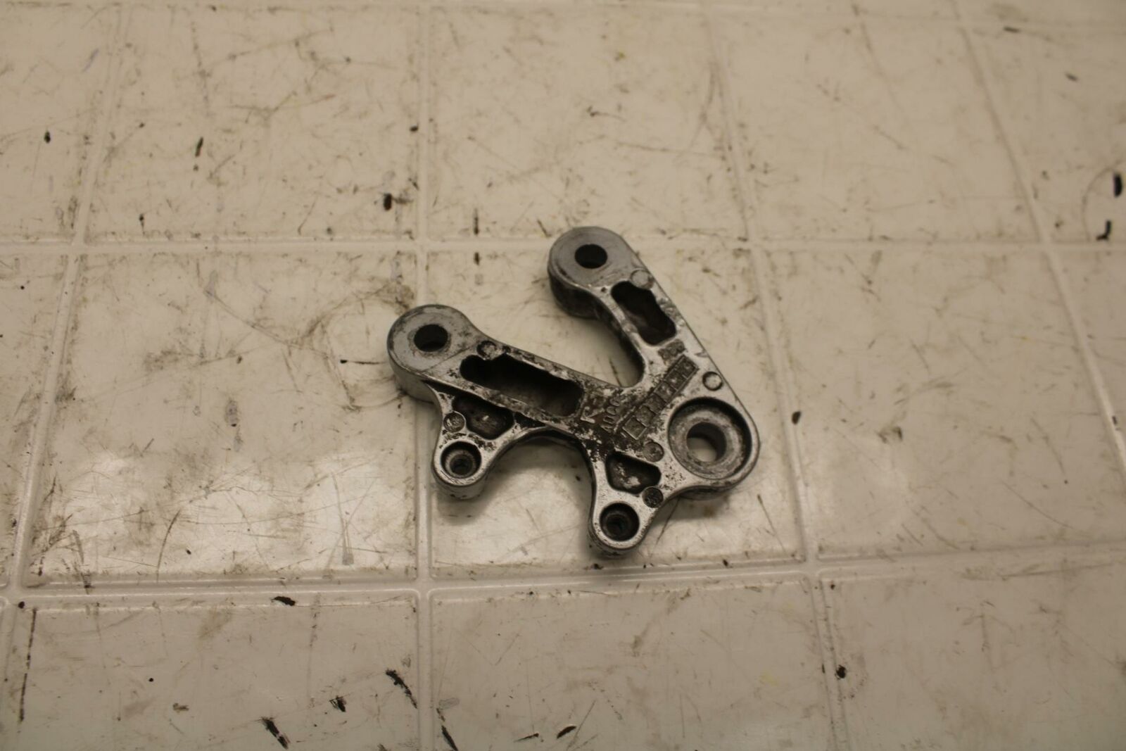 04-05 SUZUKI GSXR750 LEFT REARSET REAR SET DRIVER FOOT PEG REST STOP BB11