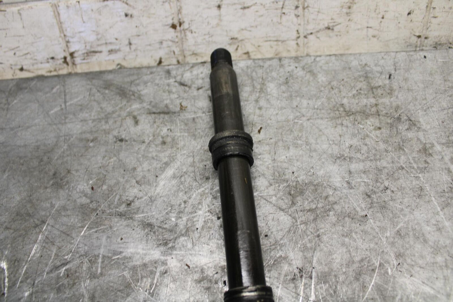 2002 Yamaha YZF R6 FRONT WHEEL RIM AXLE PIVOT BOLT 4XV-25181-00-00 BB545