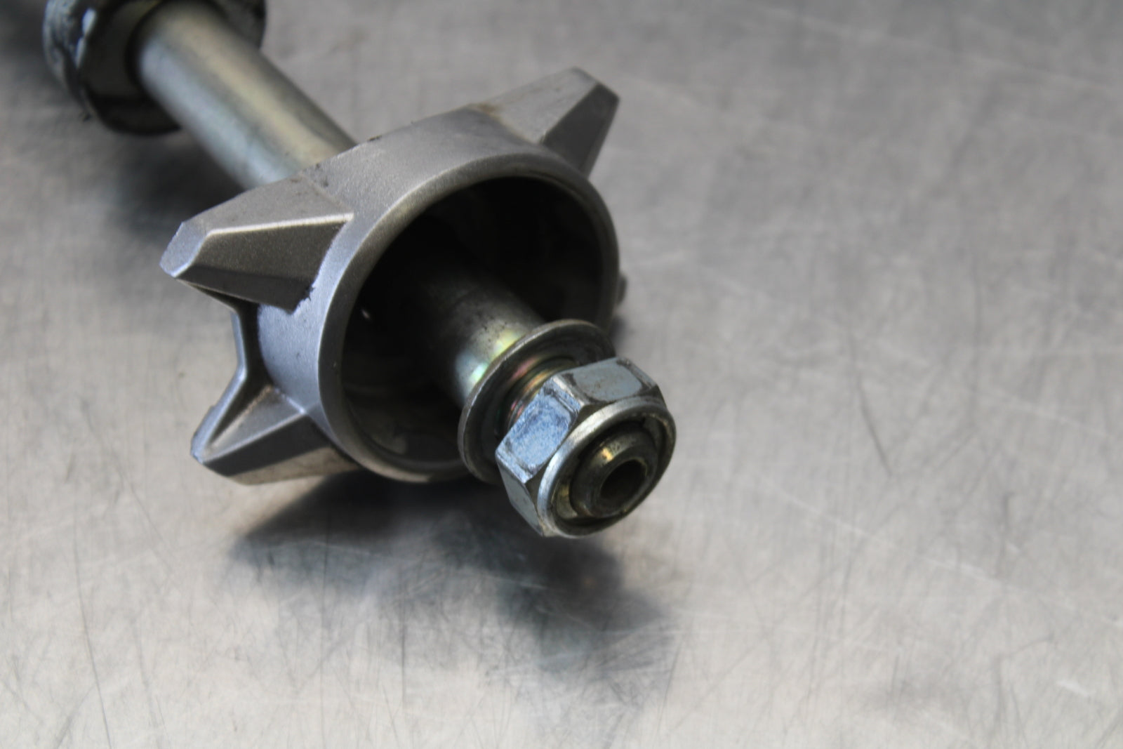 14-17 YAMAHA FZ07 REAR AXLE BACK WHEEL RIM PIVOT BOLT AXEL BB162