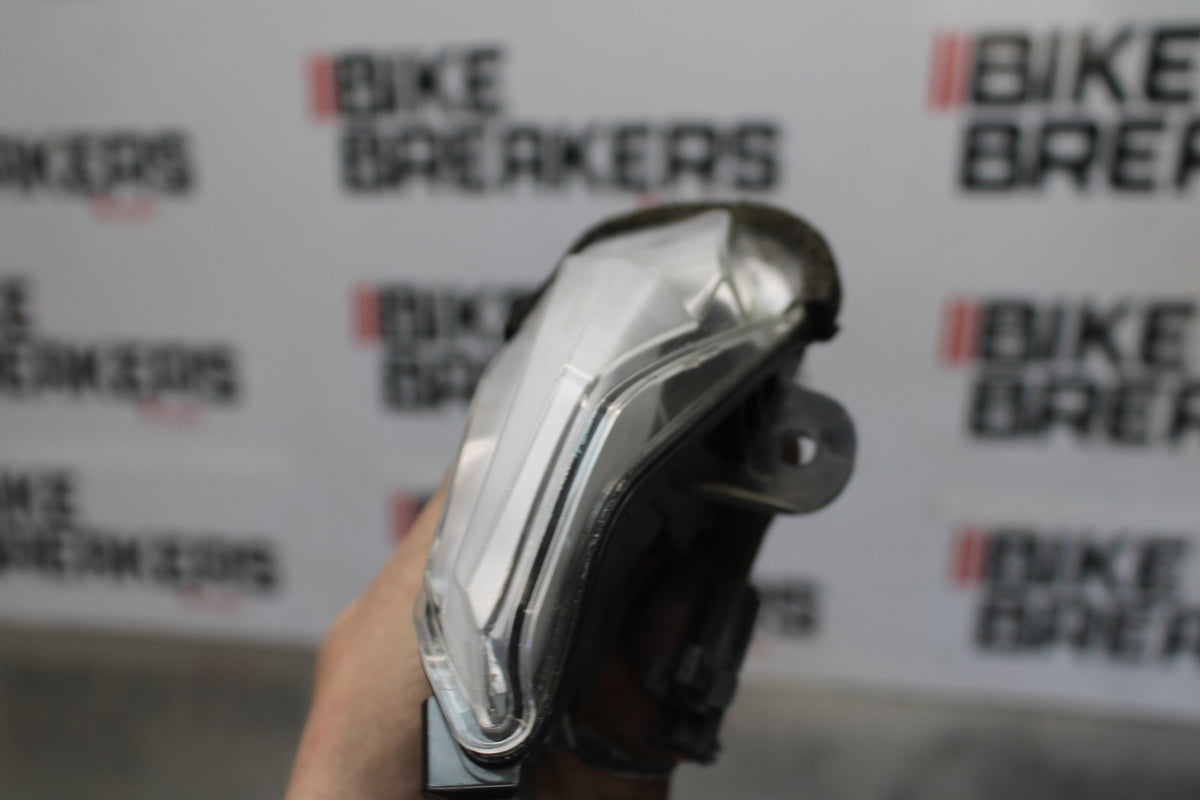 23-24 YAMAHA MT-07 FRONT RIGHT HEADLIGHT HEAD LIGHT LAMP BB927