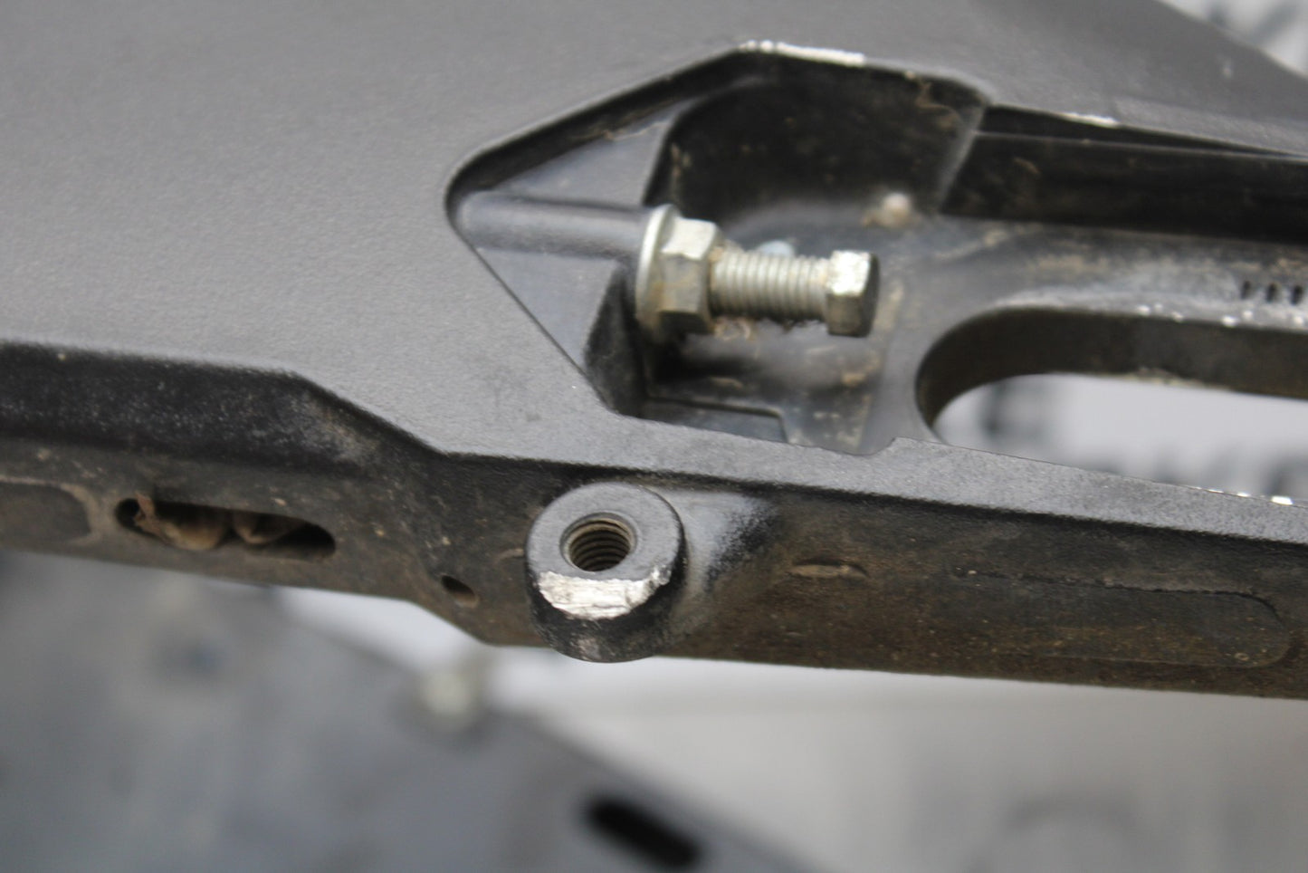 11-22 SUZUKI GSXR 600  REAR SWINGARM BACK SUSPENSION SWING ARM BB193