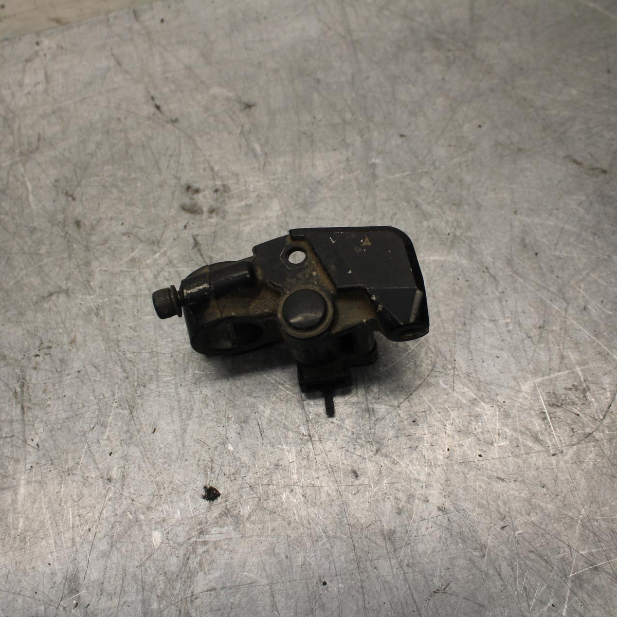 00-01 KAWASAKI ZZR600 CLUTCH LEVER PERCH MOUNT BRACKET BB31