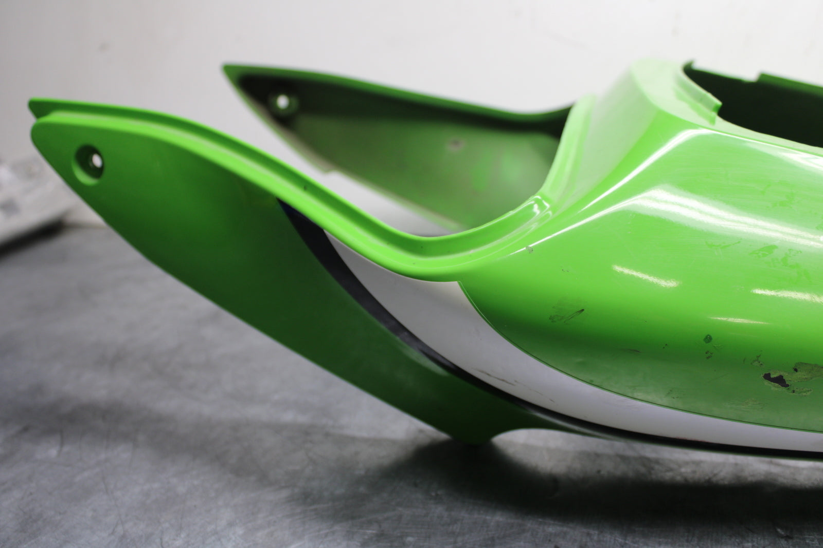 00-02 KAWASAKI NINJA ZX6R REAR BACK TAIL FAIRING COWL SHROUD BB750