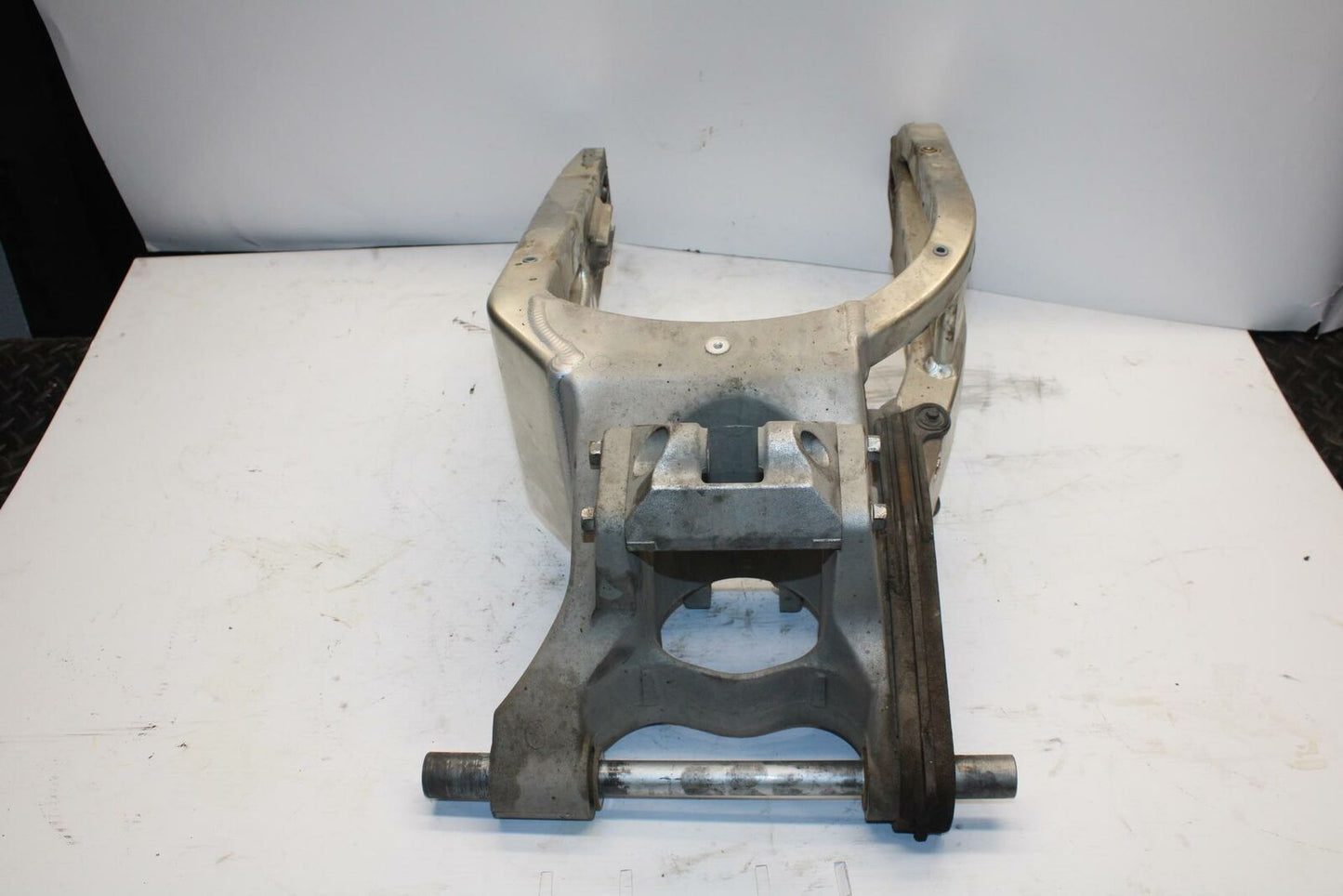 03-04 HONDA CBR600RR REAR SWINGARM BACK SUSPENSION SWING ARM BB253