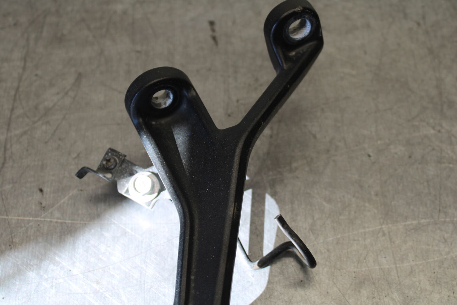 19-22 KAWASAKI Z400 REAR BACK PASSENGER PEG SET PAIR BB708