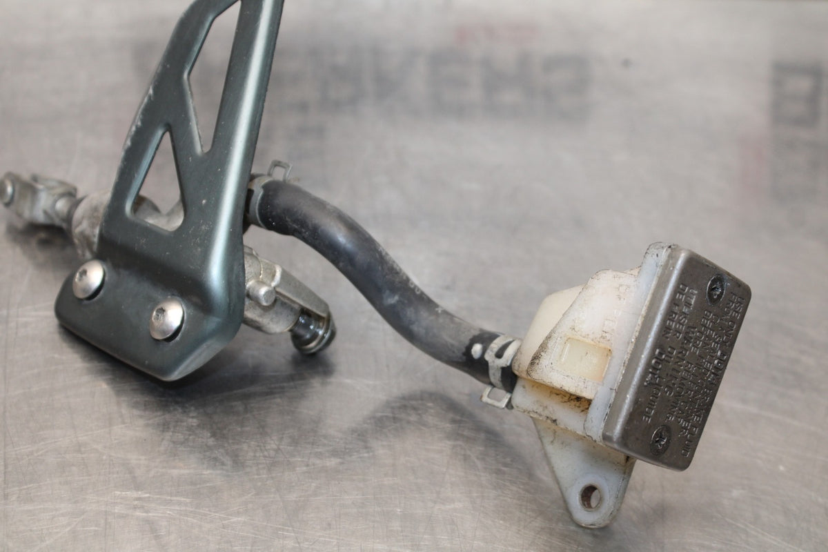 00 SUZUKI GSXR750 REAR BACK BRAKE MASTER CYLINDER W RESERVOIR BB820