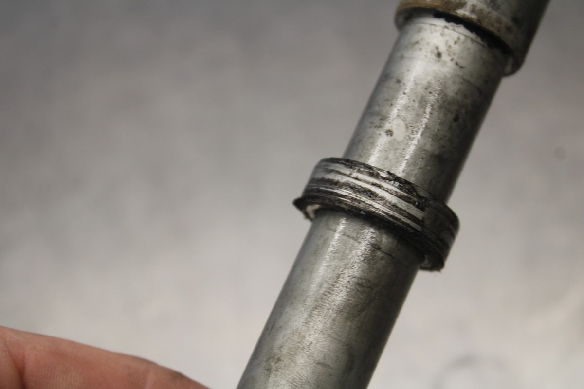 05-06 HONDA CBR600RR FRONT WHEEL RIM AXLE PIVOT BOLT BB893