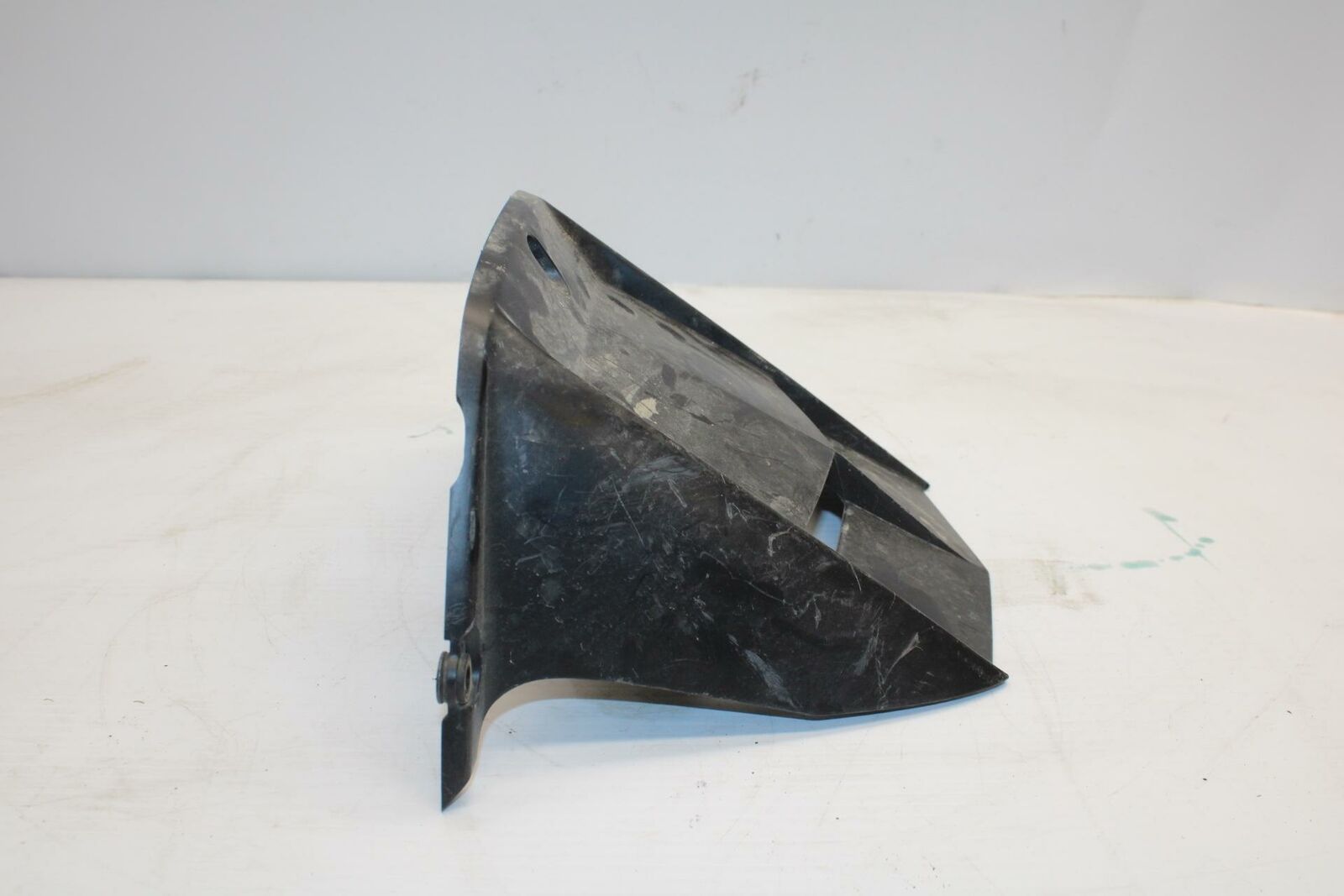 17-20 YAMAHA YZF R6 REAR BACK WHEEL TIRE HUGGER FENDER BB257