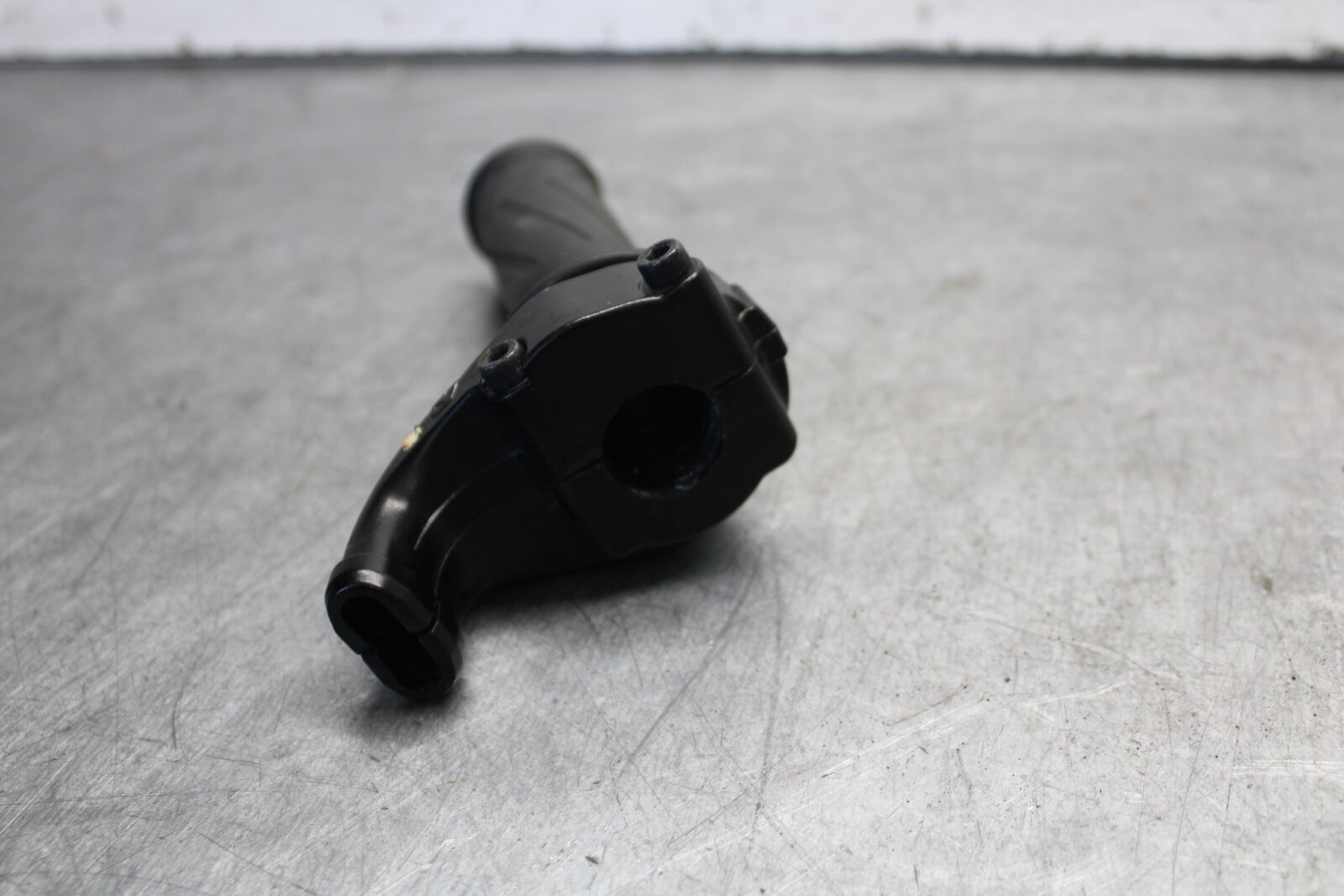 18-24 YAMAHA MT-07 THROTTLE CABLE LINE HOUSING GUIDE BB662
