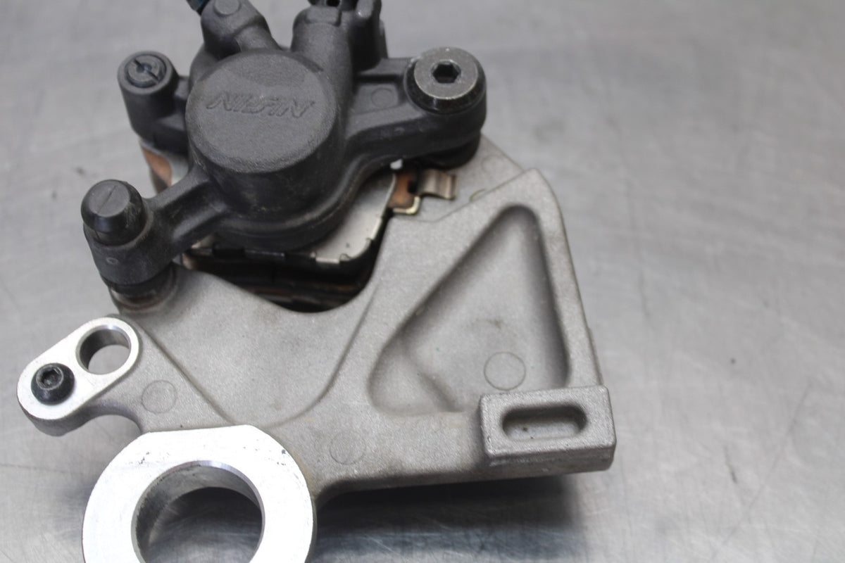 17 YAMAHA YZF R6 REAR BACK BRAKE CALIPER W MOUNT BRACKET BB922
