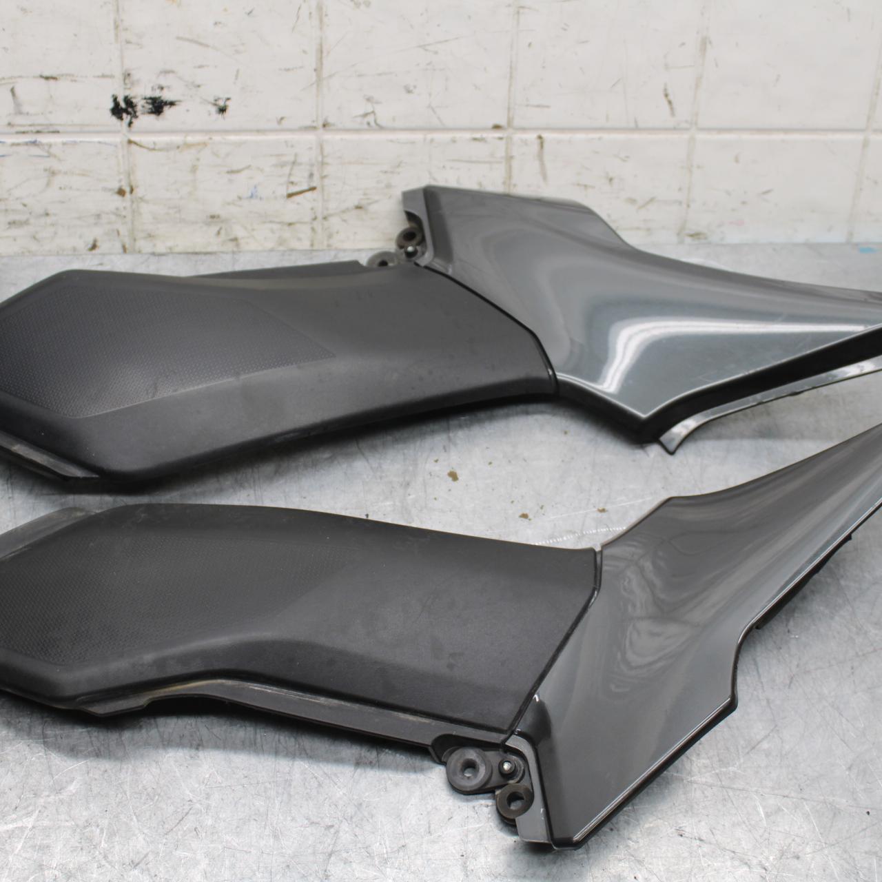 17 KAWASAKI Z900 ZR900 RIGHT LEFT SIDE SEAT PANELS TRIMS COWLS FAIRINGS BB549