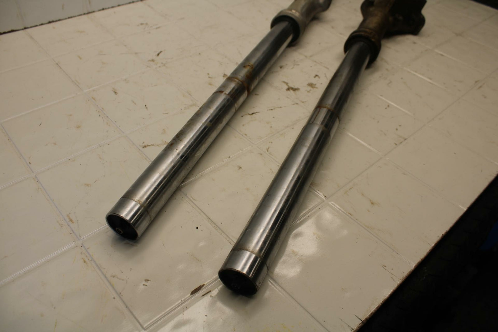 80-83 YAMAHA MAXIM 650 XJ650 FRONT FORKS SHOCK SUSPENSION SET PAIR BB403