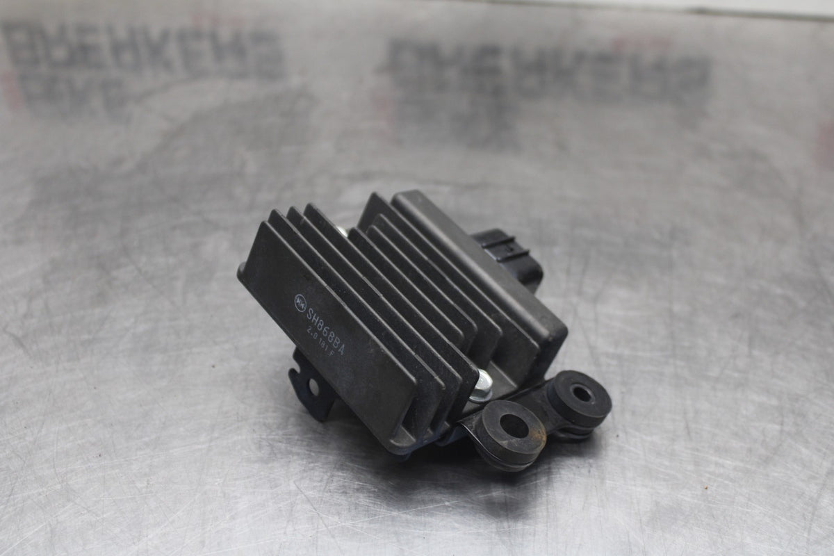 23 KAWASAKI Z900RS RECTIFIER VOLTAGE REGULATOR BB935