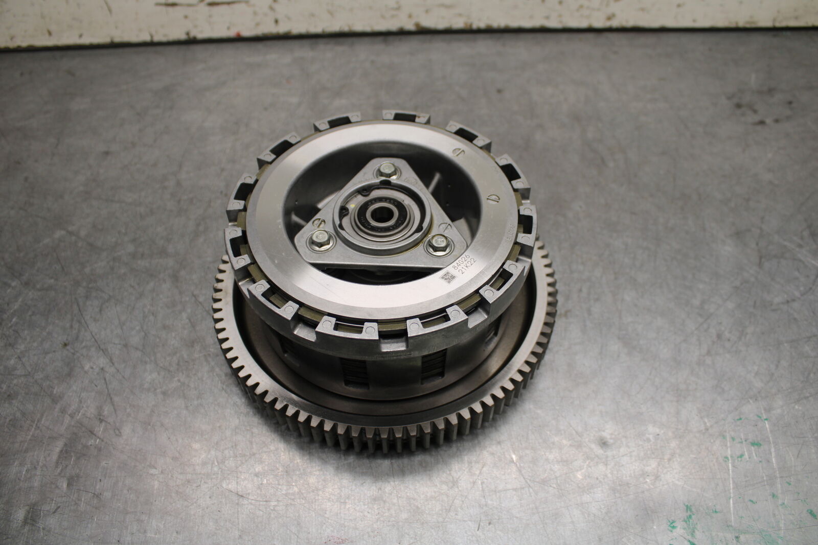 22-24 INDIAN CHIEF BOBBER DARK HORSE COMPLETE CLUTCH W PLATES BASKET HUB BB717