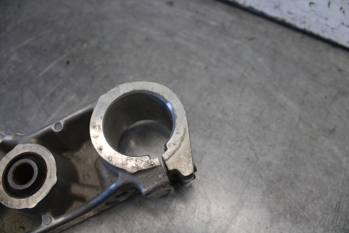 05-06 YAMAHA ROYAL STAR FORKS UPPER TRIPLE TREE CLAMP BB697
