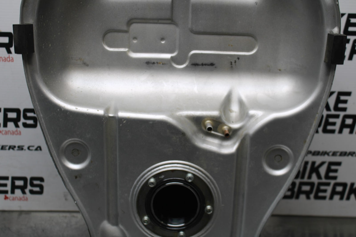 06-07 SUZUKI GSXR600 GAS TANK FUEL CELL PETROL RESERVOIR NO KEY BB792-B