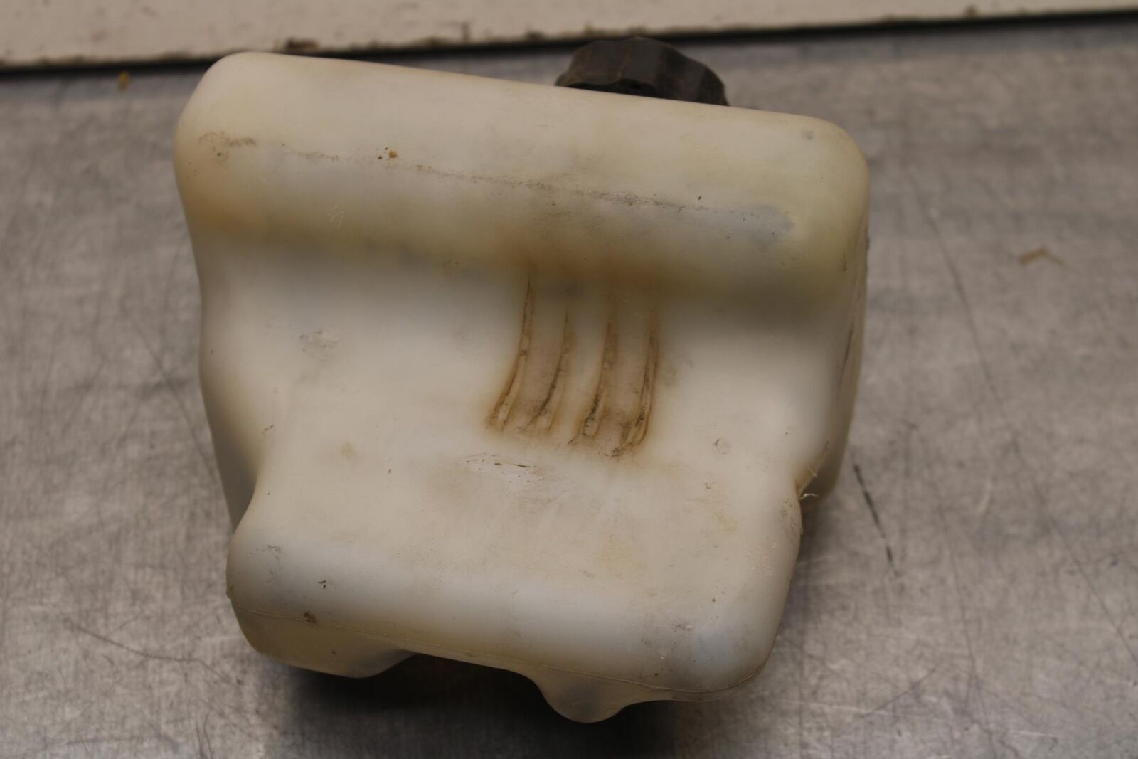 1998 Yamaha Vmax 1200 VMX1200 COOLANT WATER TANK RESERVOIR BOTTLE BB620