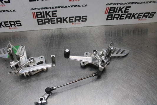 07 SUZUKI GSXR1000 POLISHED  REARSET REAR SET DRIVER PEG BRACKETS BB770