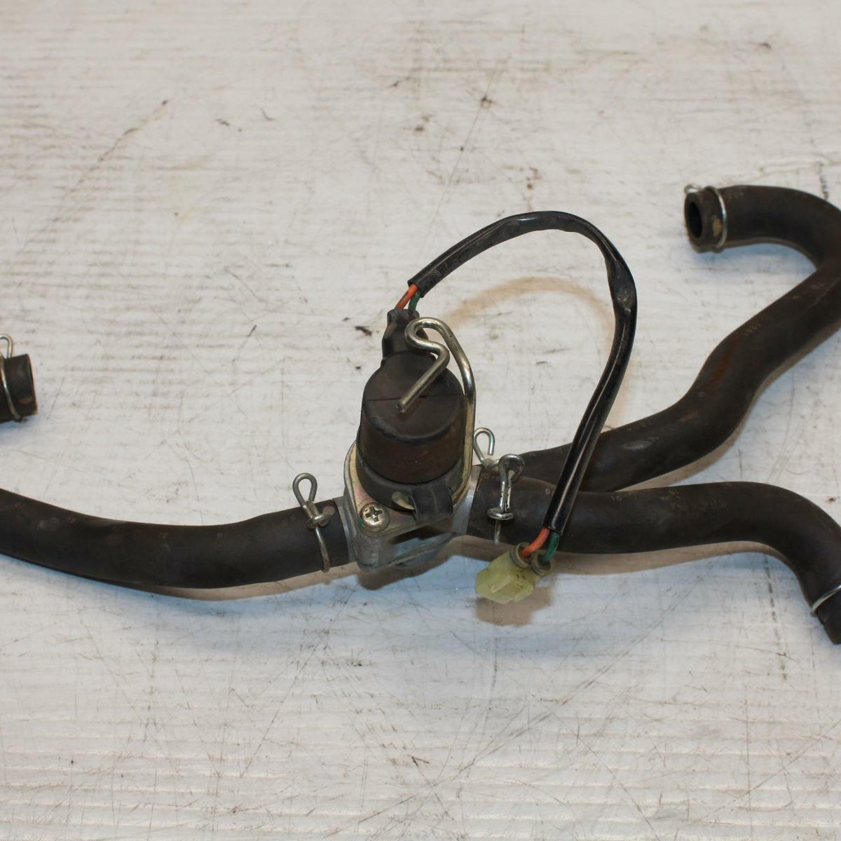 04-05 HONDA CBR1000RR AIR VALVE SOLENOID TOP ENGINE SWITCH SENSOR BB285