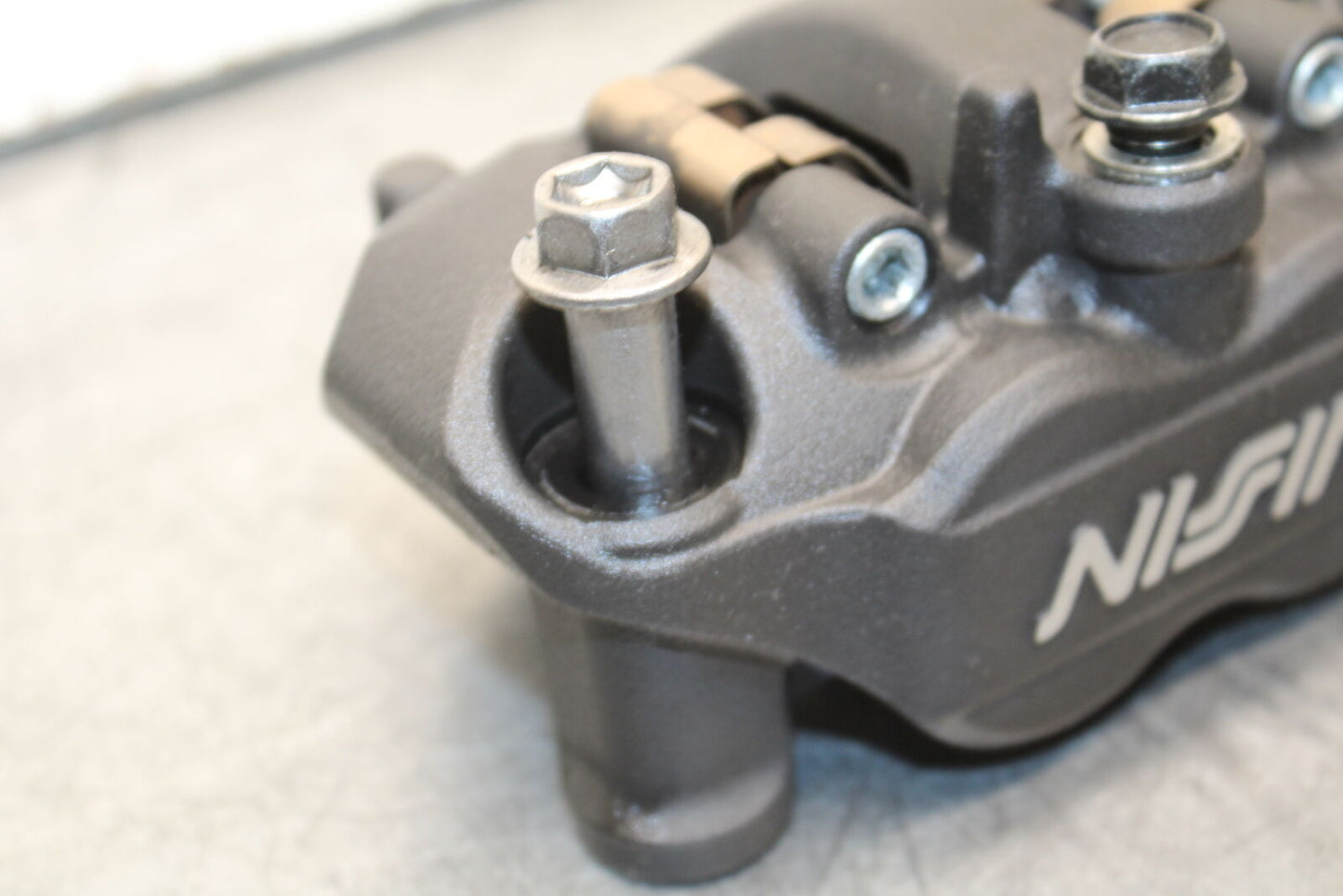 13-18 KAWASAKI NINJA ZX6R RIGHT LEFT FRONT BRAKE CALIPER SET PAIR CALIPERS BB666