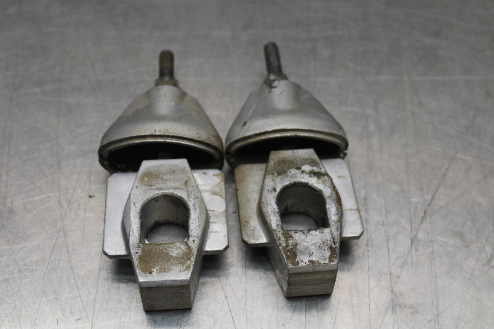 09-10 KAWASAKI ER-6N SWINGARM CHAIN TENSIONER ADJUSTMENT BRACKETS  BB205