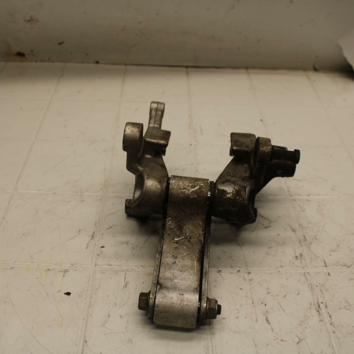 01-06 HONDA CBR600F4I REAR DOGBONE SHOCK LINKAGE LINK BB314 