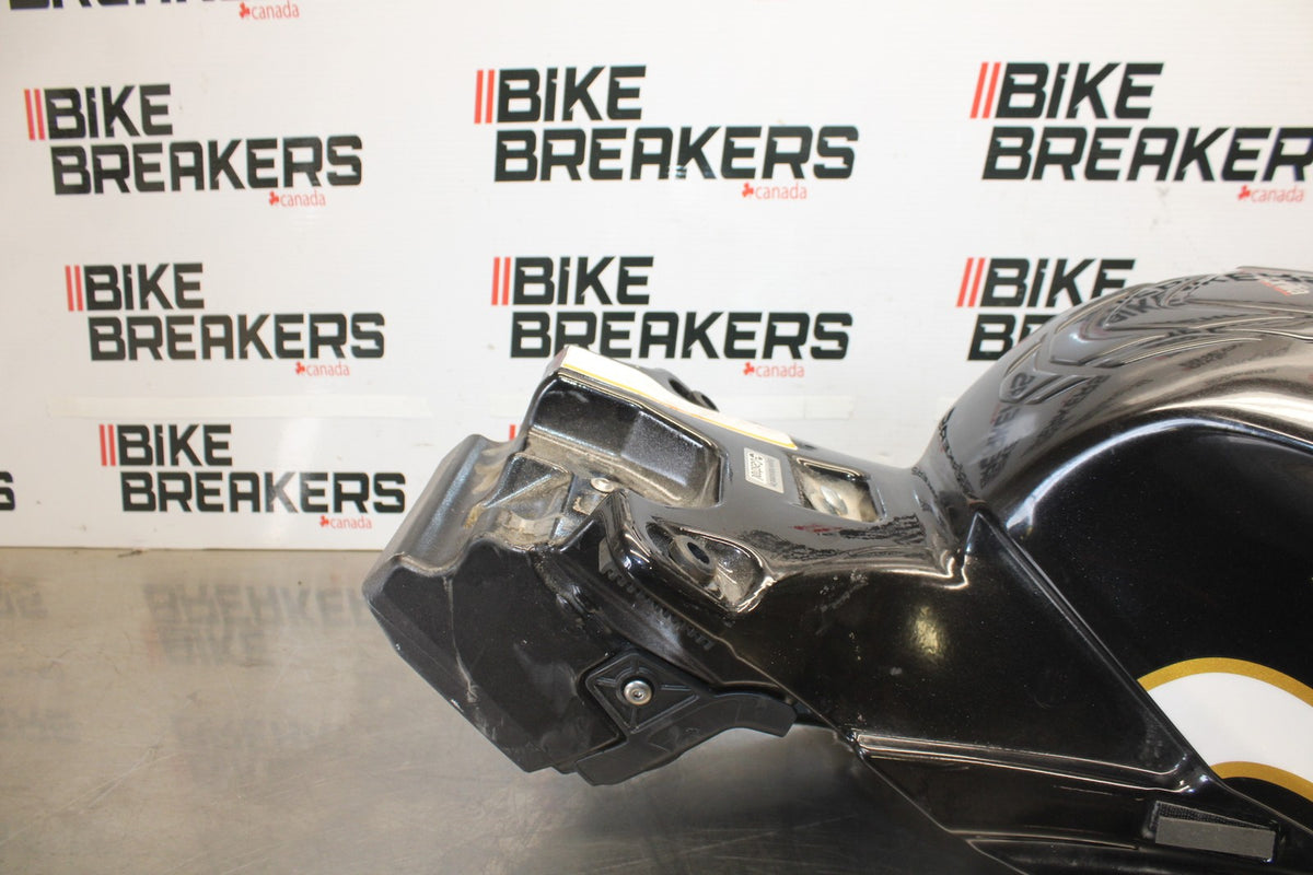24 APRILIA TUONO V4 1100 FACTORY ABS GAS TANK FUEL CELL PETROL RESERVOIR BB887