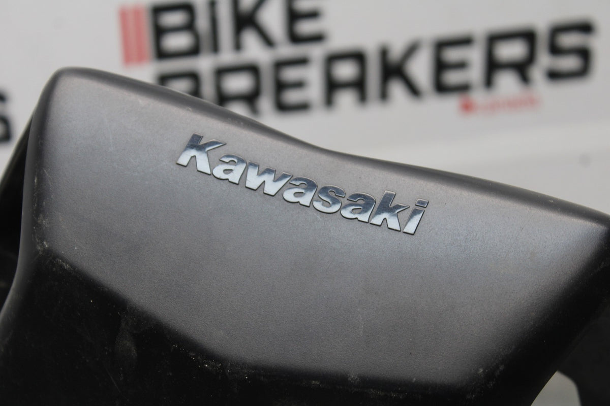09 KAWASAKI CONCOURS 14 ZG1400B CENTER REAR BACK TAIL FAIRING COVER TRIM BB875