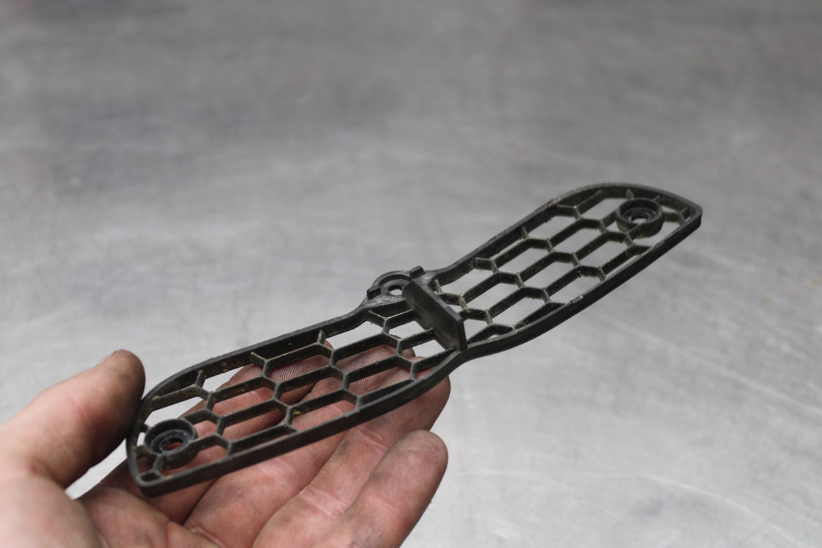 05 YAMAHA YZF R6 AIR INTAKE GRILL BB858