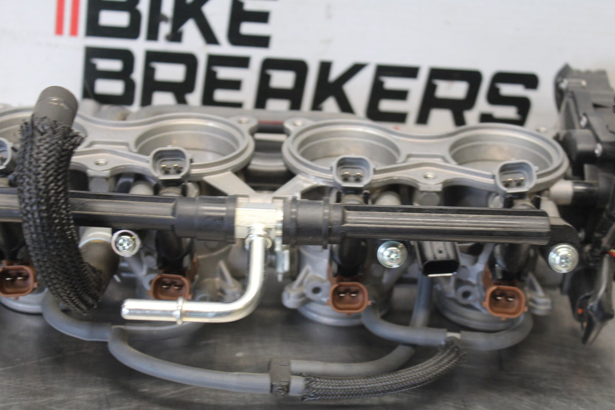 15-26 SUZUKI GSXR600 MAIN FUEL INJECTORS / THROTTLE BODIES BB888