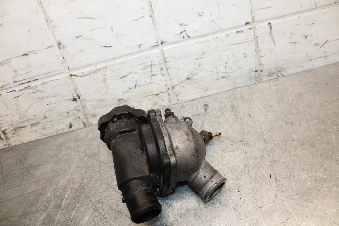 2001 Kawasaki Ninja ZX6 ZX600E THERMOSTAT W HOUSING ASSEMBLY BB547