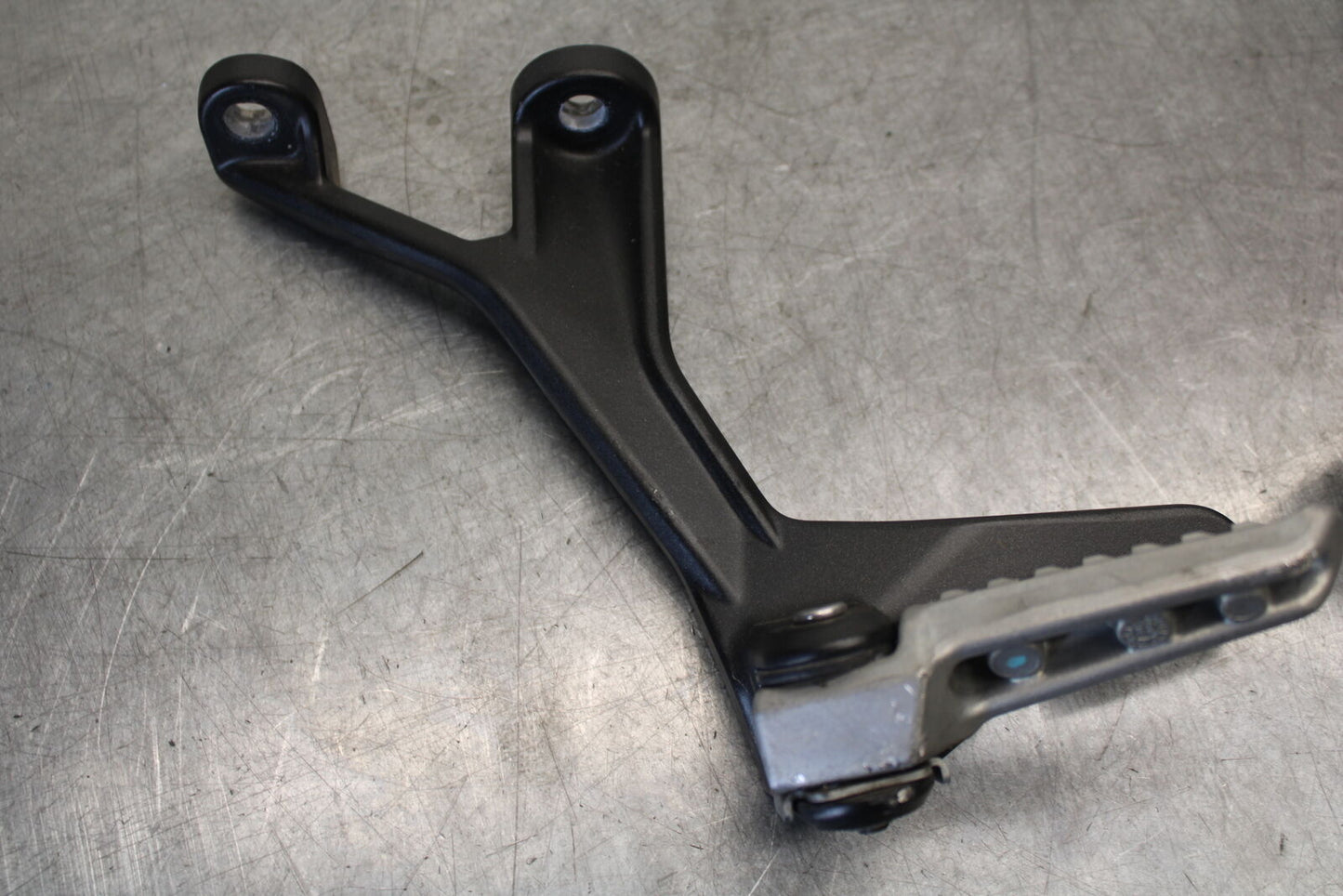 18-23 KAWASAKI NINJA 400 REAR BACK PASSENGER PEG SET PAIR BB679