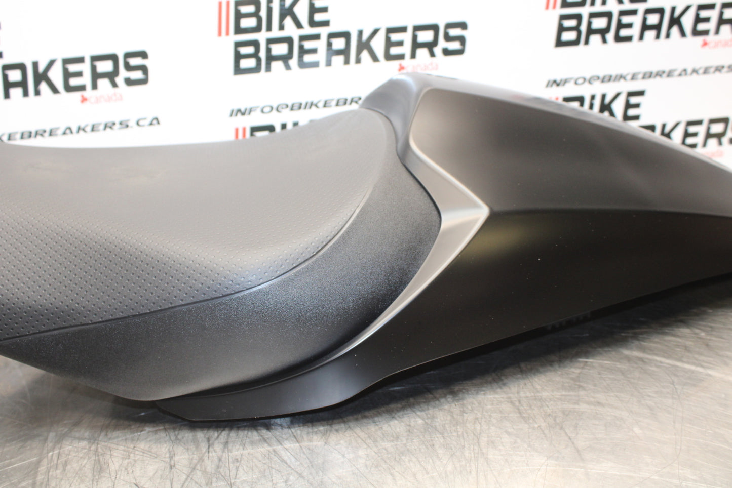 23-24 KAWASAKI NINJA ZX14R NEW!! FRONT REAR SEAT SADDLE & SOLO FAIRING BB153