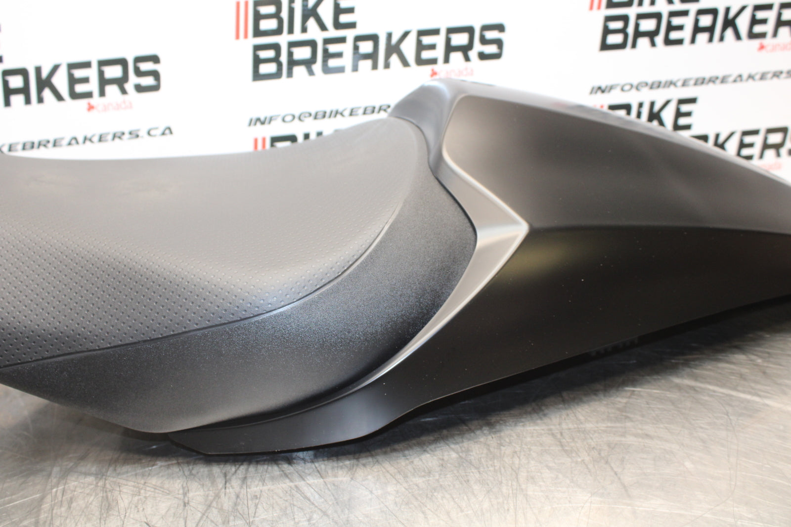 23-24 KAWASAKI NINJA ZX14R NEW!! FRONT REAR SEAT SADDLE & SOLO FAIRING BB153