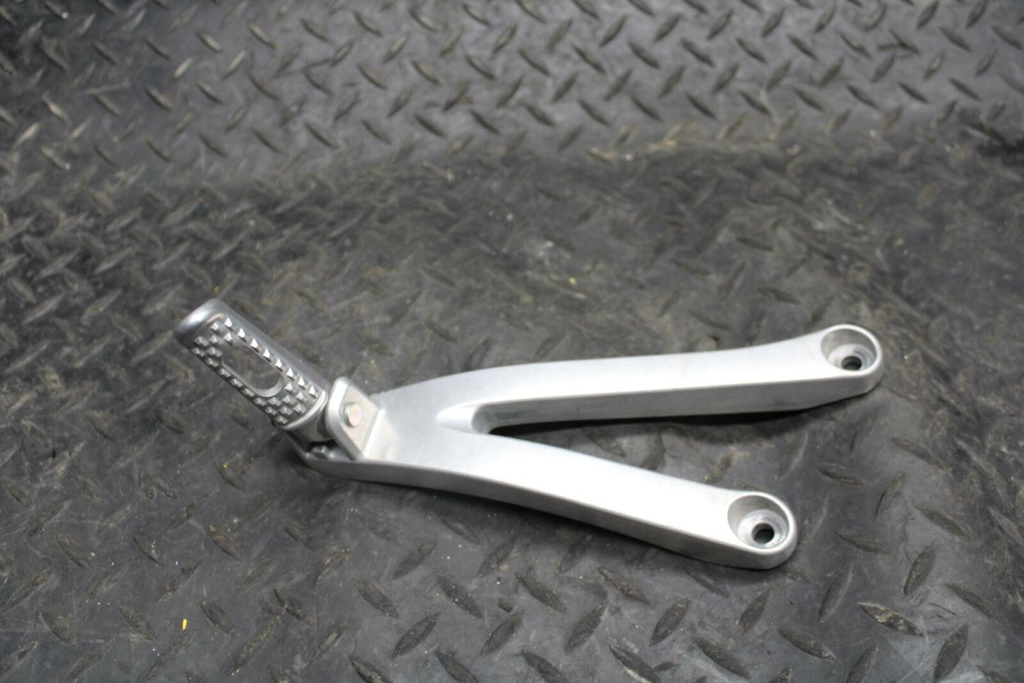 07-08 HONDA CBR600RR LEFT REAR PASSENGER PEG 50730-MEL-D00 50760-MFJ-D00 BB224
