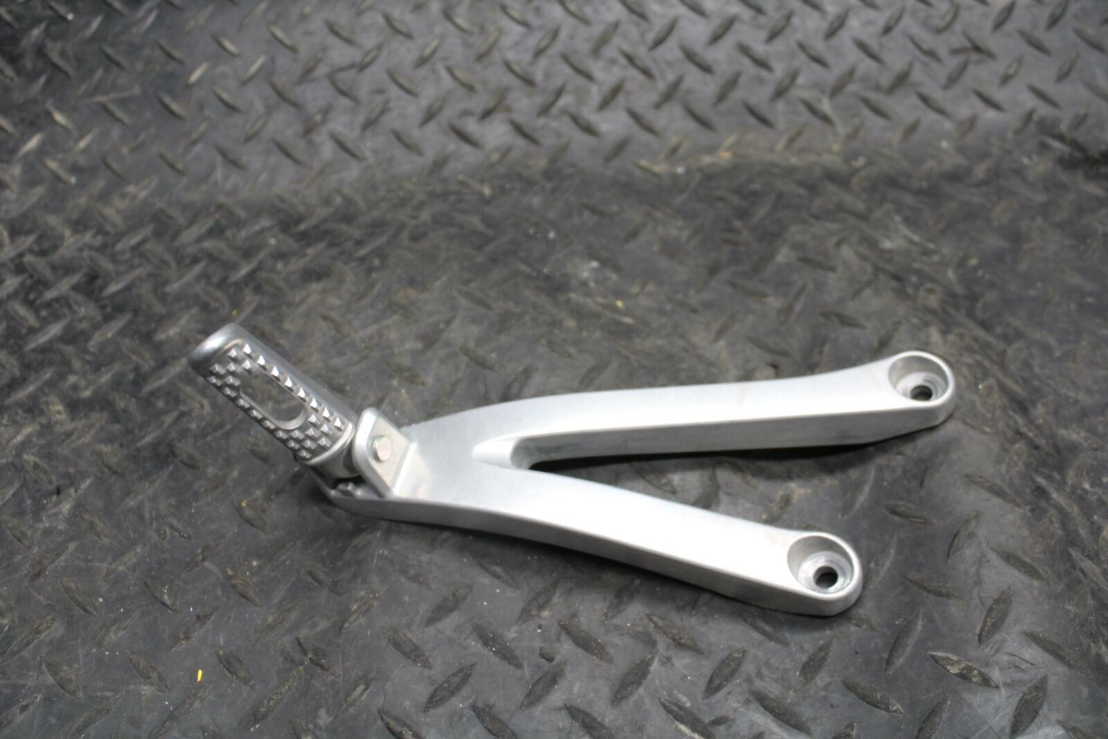 07-08 HONDA CBR600RR LEFT REAR PASSENGER PEG 50730-MEL-D00 50760-MFJ-D00 BB224