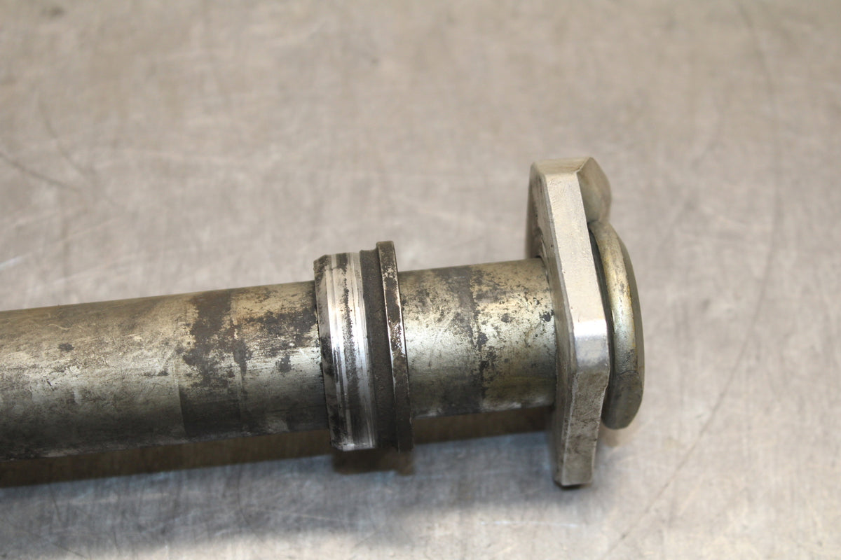 08-10 SUZUKI GSXR 600 REAR AXLE BACK WHEEL RIM PIVOT BOLT AXEL BB132