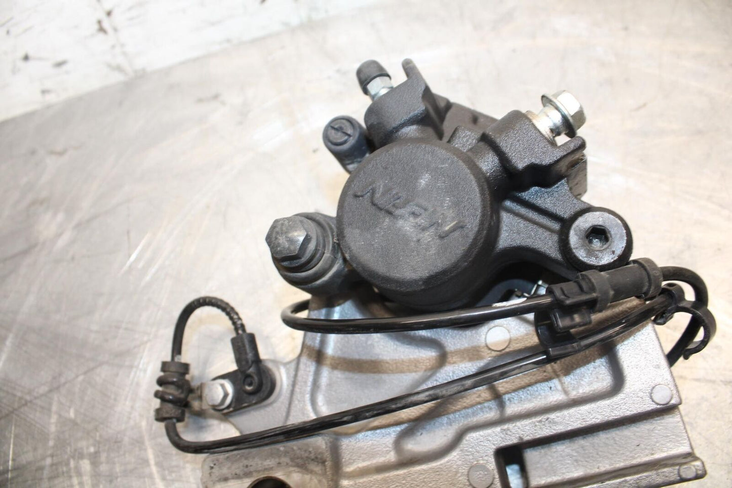2017 Suzuki SV650X SV650AL7 ABS REAR  BRAKE CALIPER W MOUNT BRACKET BB511