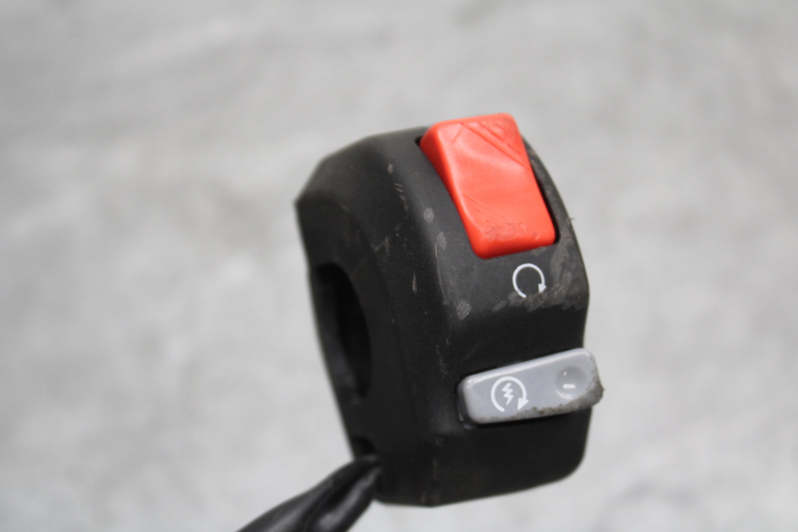 13-18 KAWASAKI NINJA ZX6R RIGHT CLIP ON HANDLE KILL OFF START SWITCH BB666