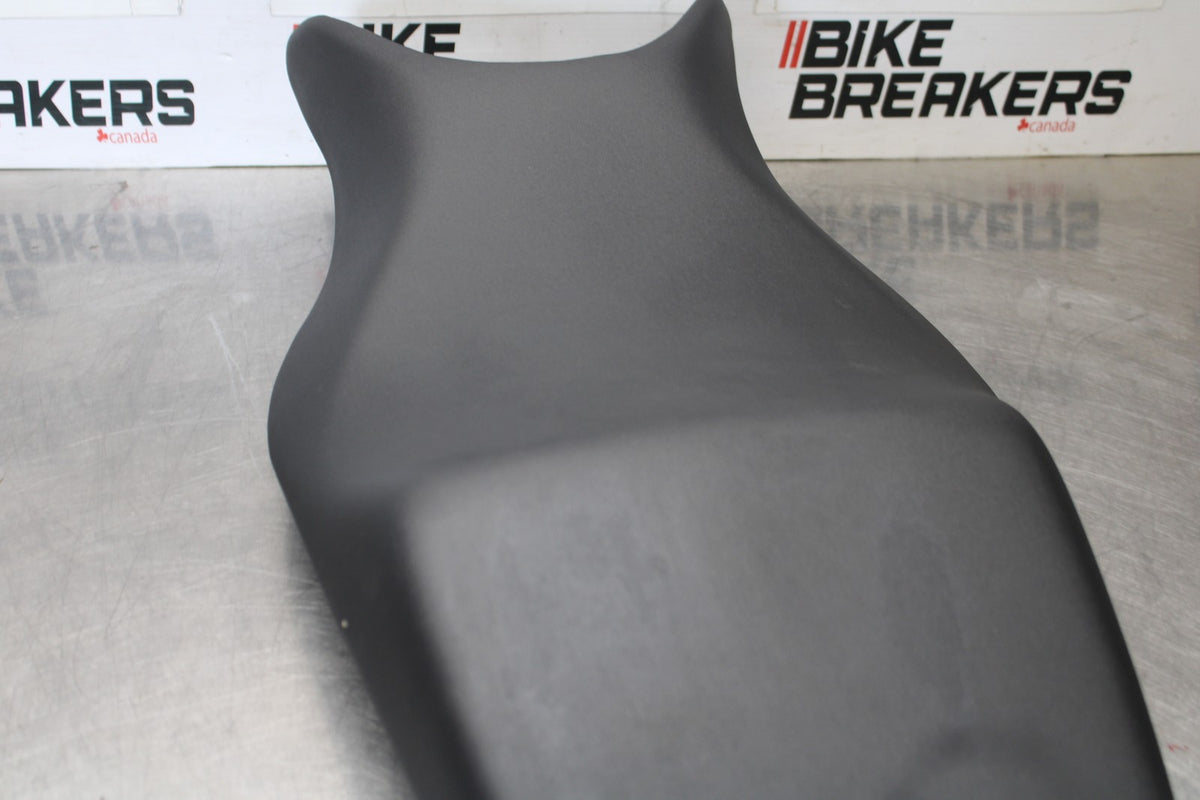 06-07 HONDA INTERCEPTOR 800 VFR800 FRONT REAR SEAT SADDLE BB917